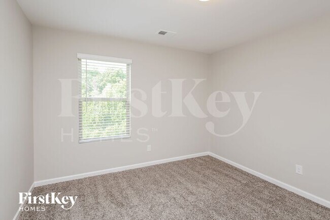 Building Photo - 2117 Massey Ln