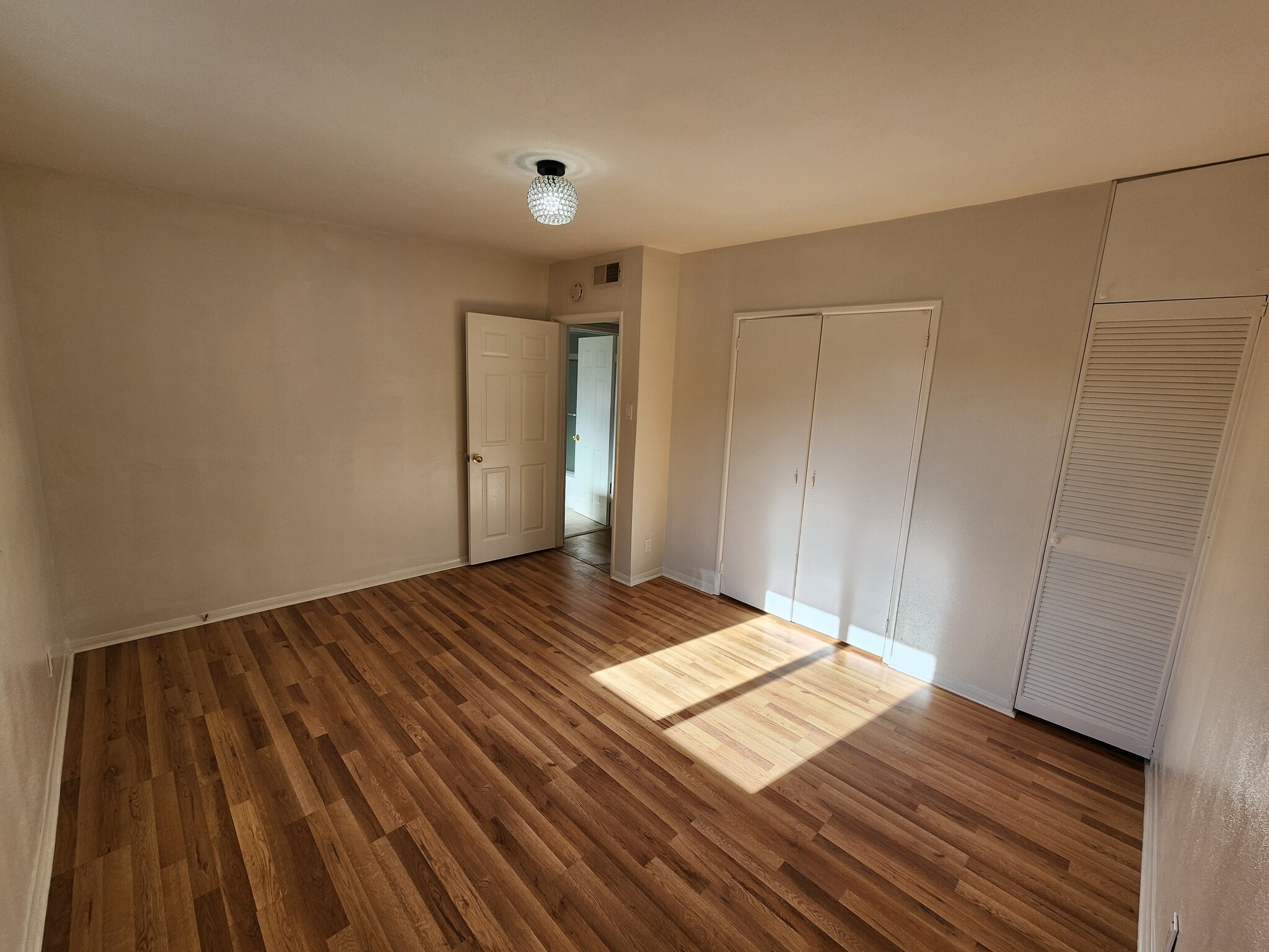 Building Photo - 10447 Cantara St