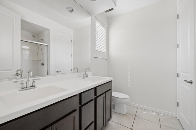 Building Photo - 32305 Daylight Dr