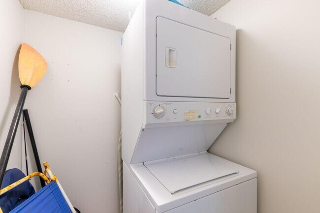 Building Photo - 1516 Sandpiper Ln