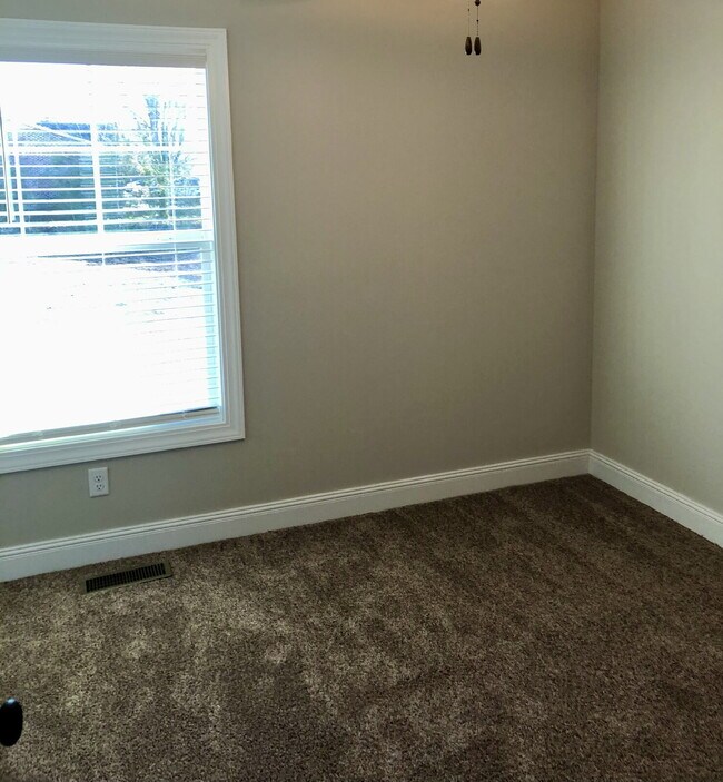 Building Photo - 3BD 2.5 BA TOWNHOME FOR RENT - WITHIN WALKING DISTANCE OF TTU