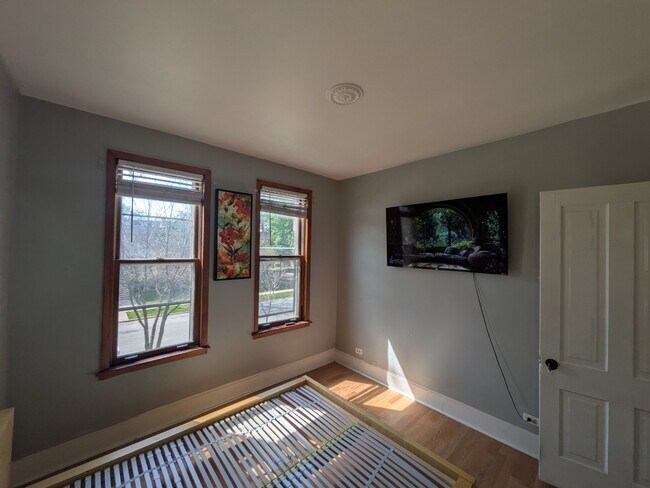 Building Photo - Updated 2BR/1BA in Pullman – Internet Incl...