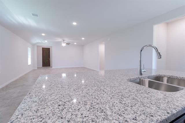 Building Photo - 1041 Verde Vly Ln