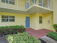 Building Photo - 500 Oaks Ln