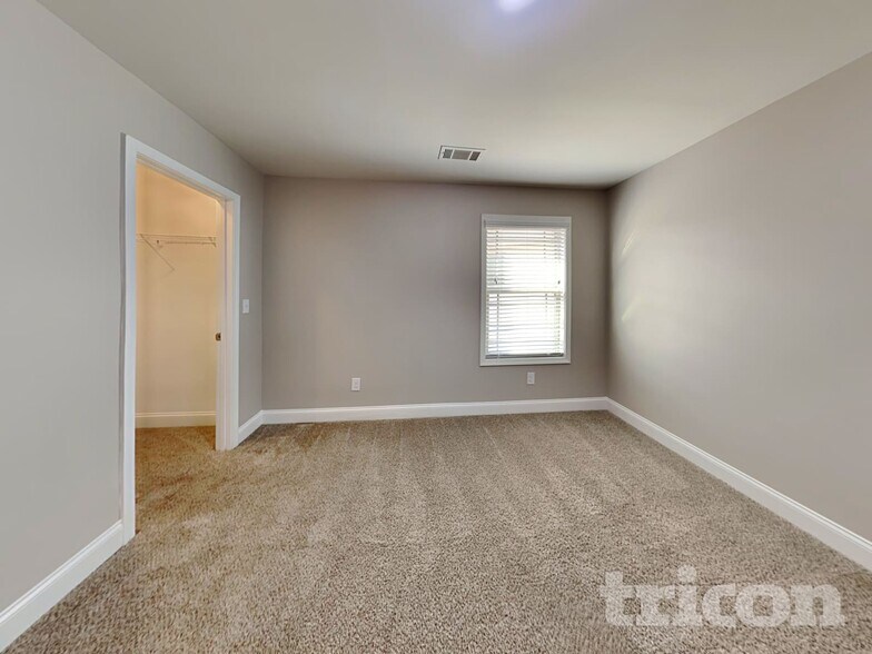 Building Photo - 821 Crescent Way