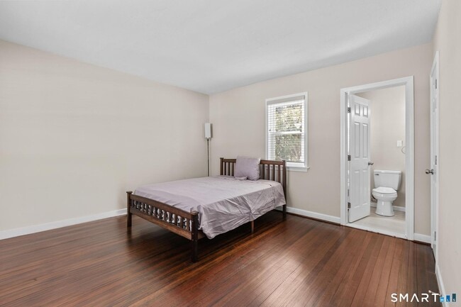 Building Photo - 159 Ridgewood Rd