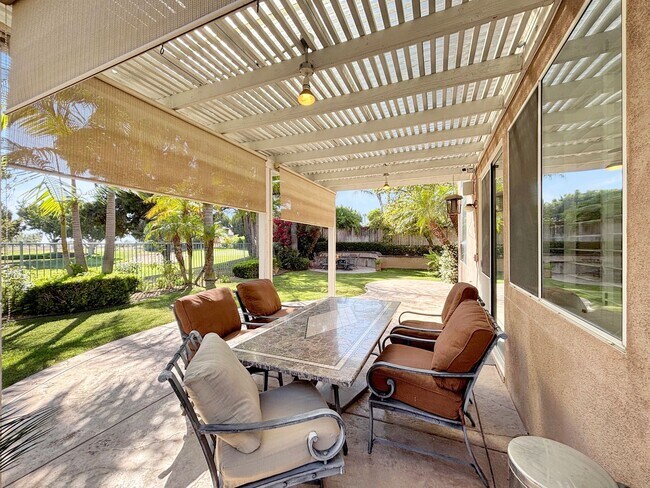 Building Photo - Beautiful & Spacious 5BD/3BA House in East...