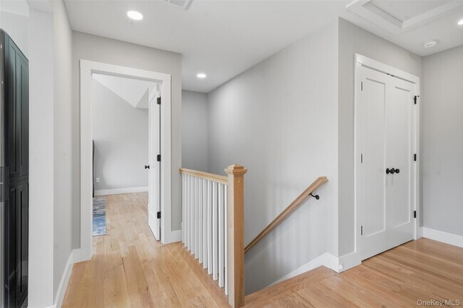 Building Photo - 112 Pine Grove Rd