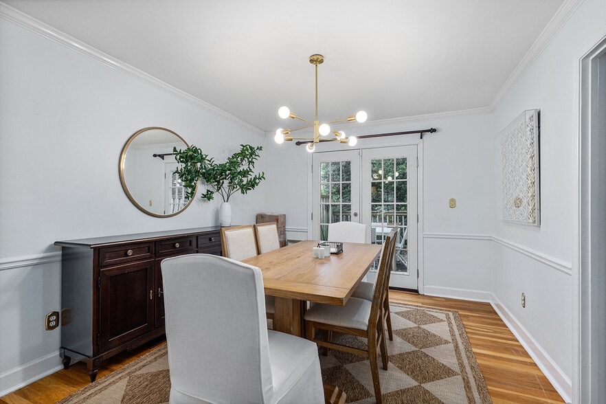 Building Photo - 104 Terrace Dr NE