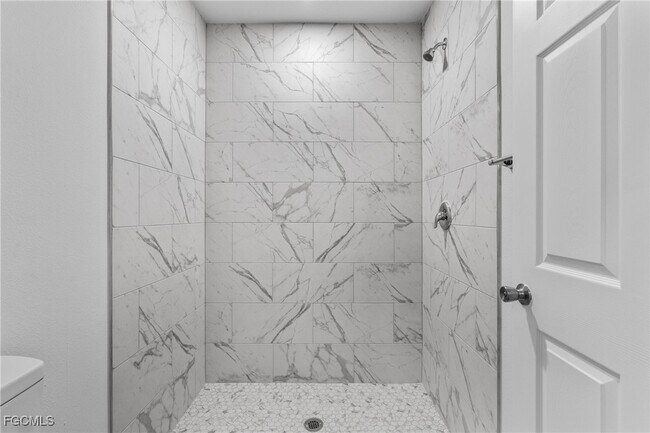 Building Photo - 945 Butler St E