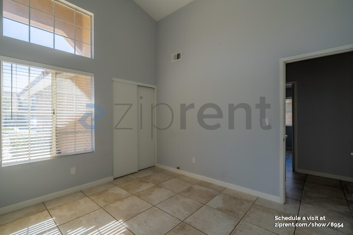 Building Photo - 39821 Milan Dr