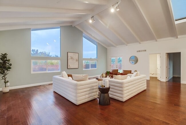 Building Photo - Beautiful house in heart of Point Loma