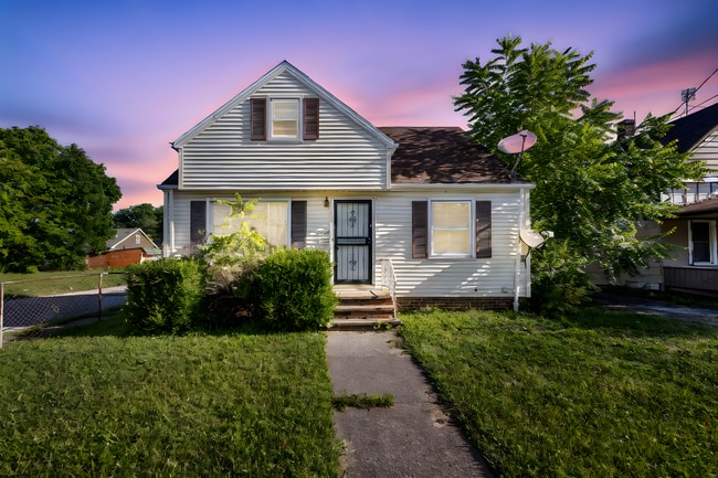 Primary Photo - 10401 Way Ave