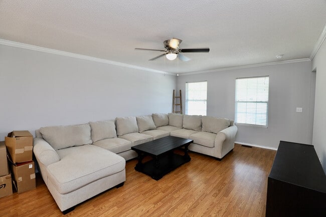 Building Photo - 1910 Lybrand St