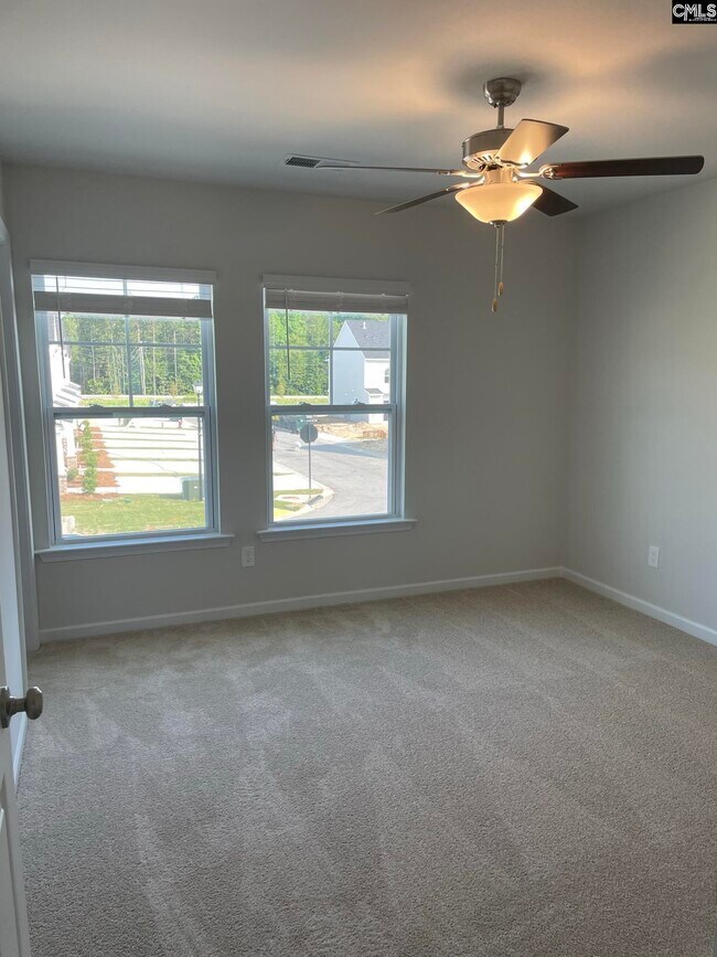 Building Photo - 336 Woodcock Dr