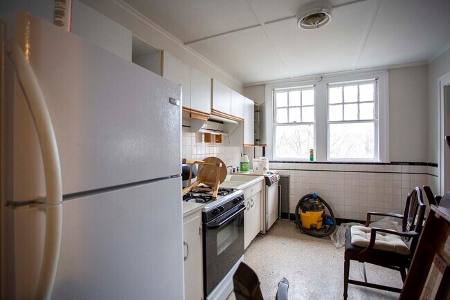 Building Photo - 2 Bryant St