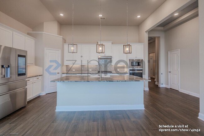 Building Photo - 18818 Lake Ridge Dr