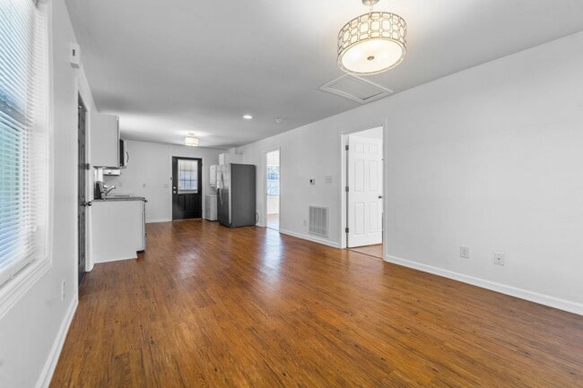 Building Photo - Updated 2 Bed 1 Bath in Coats - Pet Friendly!