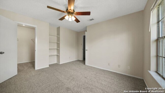 Building Photo - 2 Bed 1 Bath Condo in Highland Park Condos