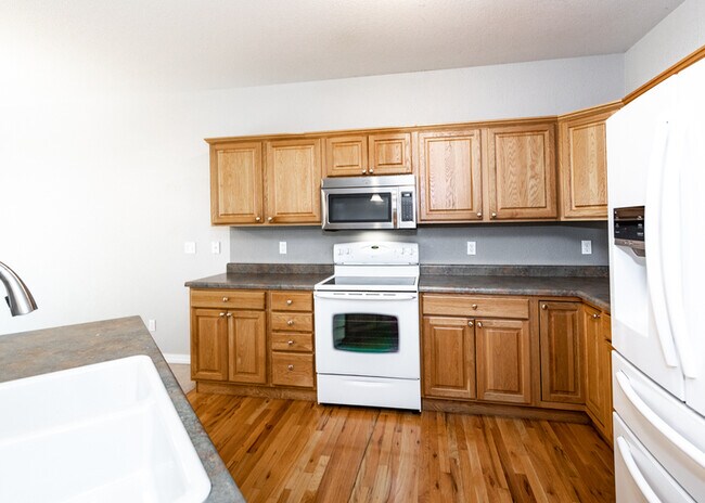 Building Photo - 5607 University Village View