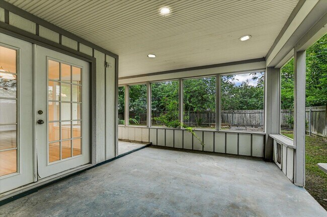 Building Photo - 17607 Klamath Falls Dr