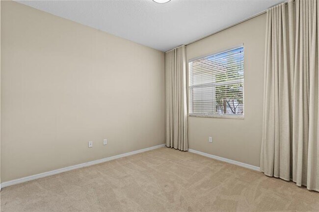 Building Photo - 5224 SW 77th Way