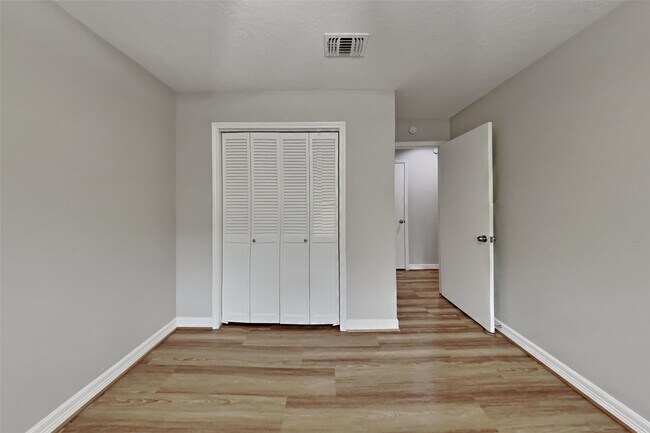 Building Photo - 6214 Arcadian Shores Dr