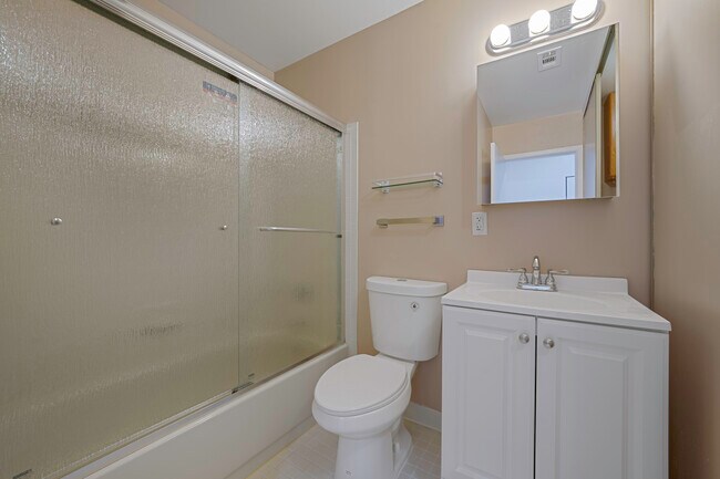 Building Photo - 77 Fairview Cir