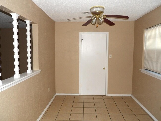 Building Photo - 6407 SW Brookline Ave