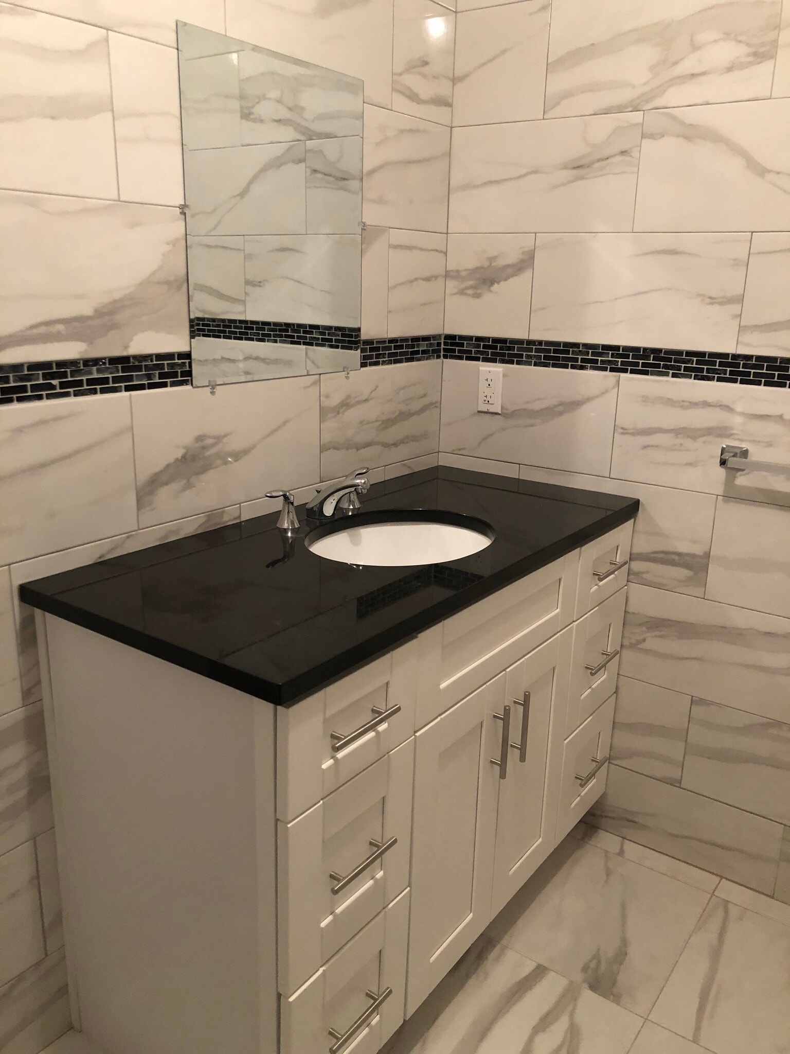 Building Photo - 65 Bard Ave