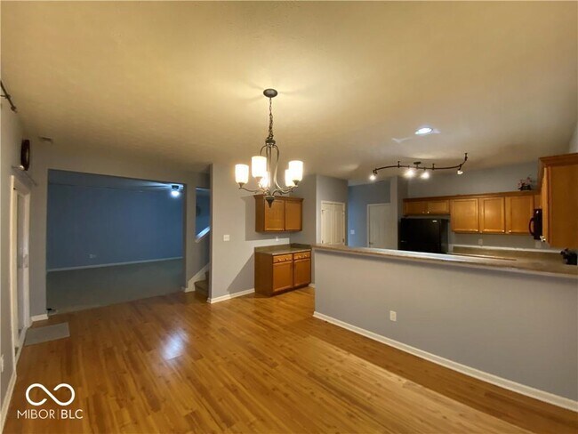 Building Photo - 5221 Bombay Dr