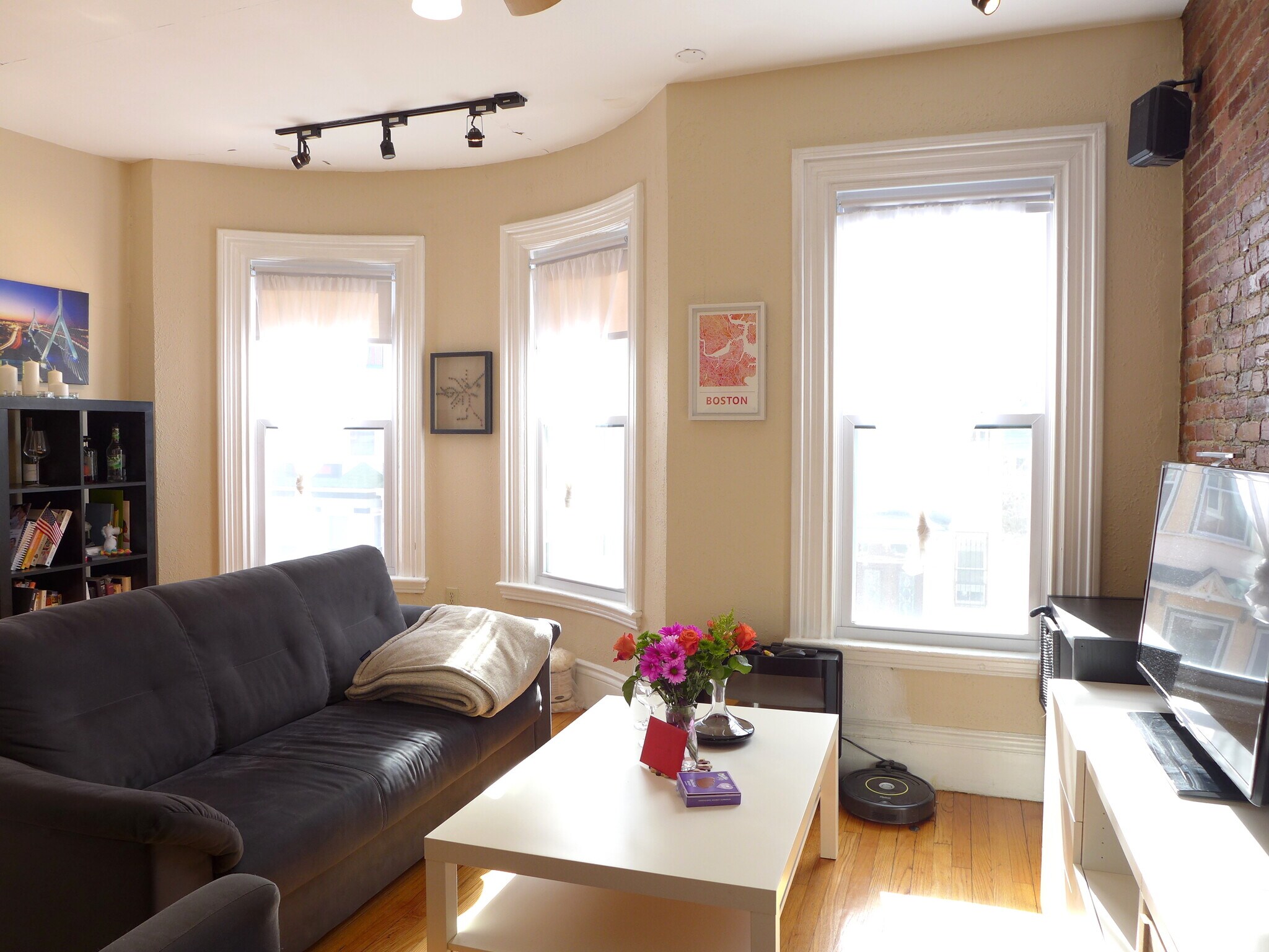 Building Photo - 49 Delle Ave