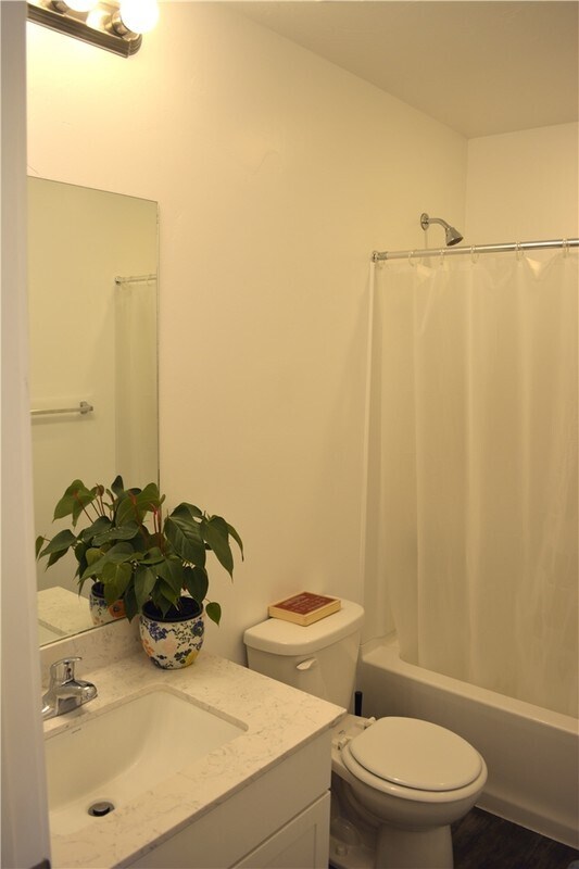 Building Photo - 168 E Legacy Pkwy