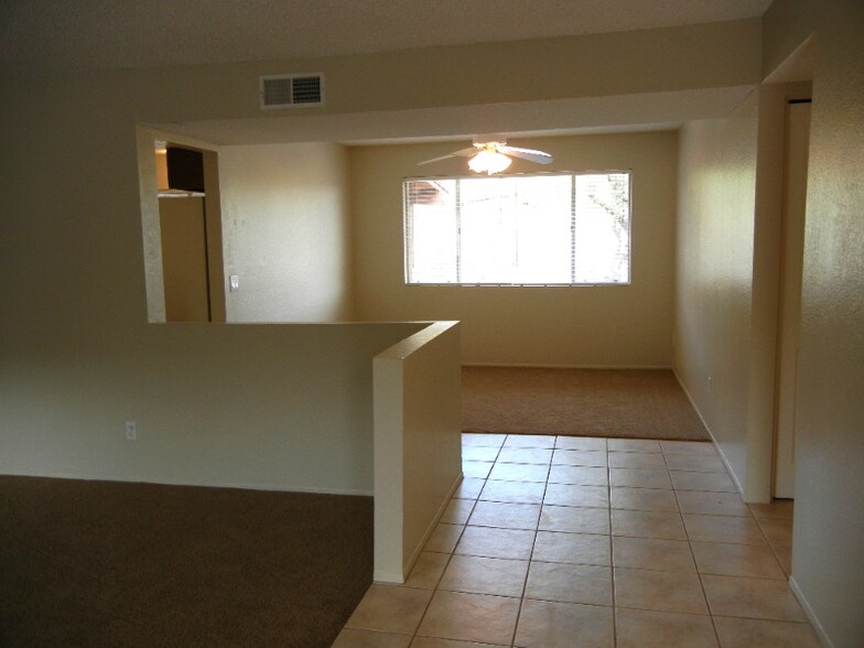 Building Photo - 5180 N Kolb Rd