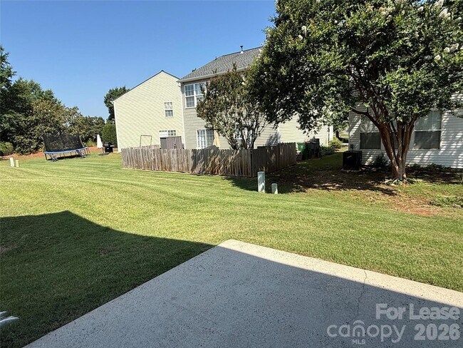 Building Photo - 3319 Mannington Dr