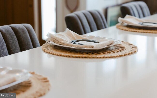 Building Photo - 13230 Falls Rd