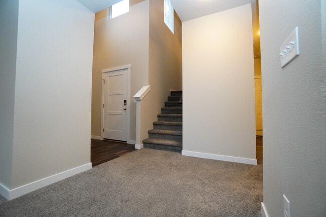 Building Photo - 6113 N Colosseum Ave