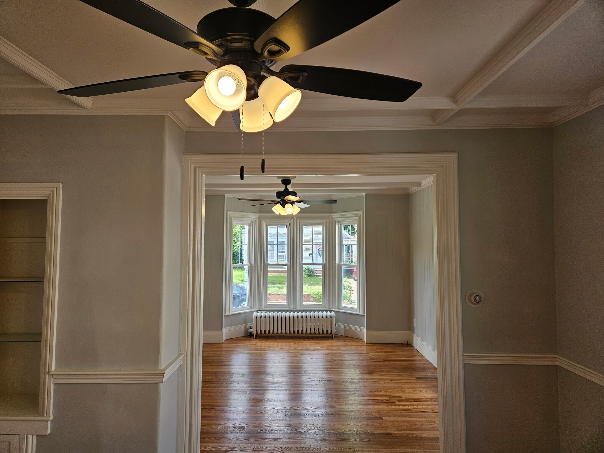 Living Room - 92 Bank St