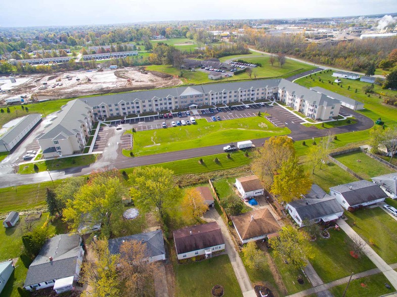 Primary Photo - Huntington Square Senior Apartments