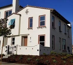 Building Photo - 656 Martina St