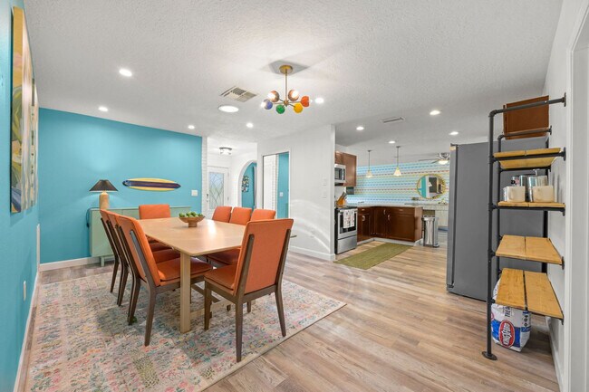 Building Photo - 1319 Saddle Ct