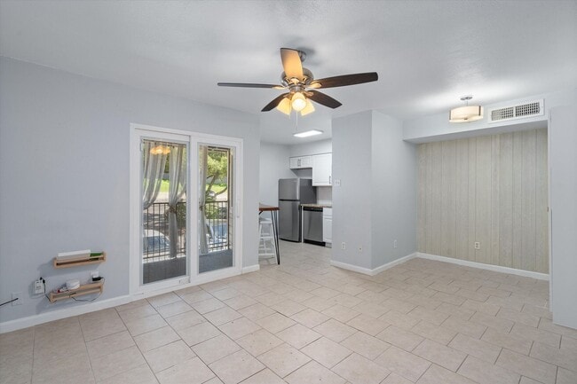 Building Photo - 1840 Burton Dr