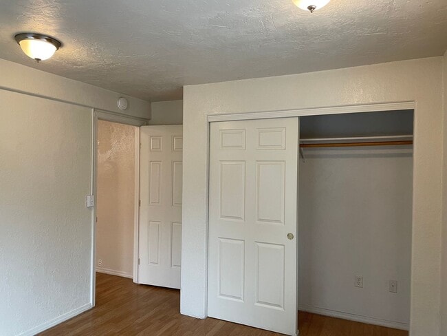 Building Photo - Nice 1 Bedroom 1 Bath Home-Garage