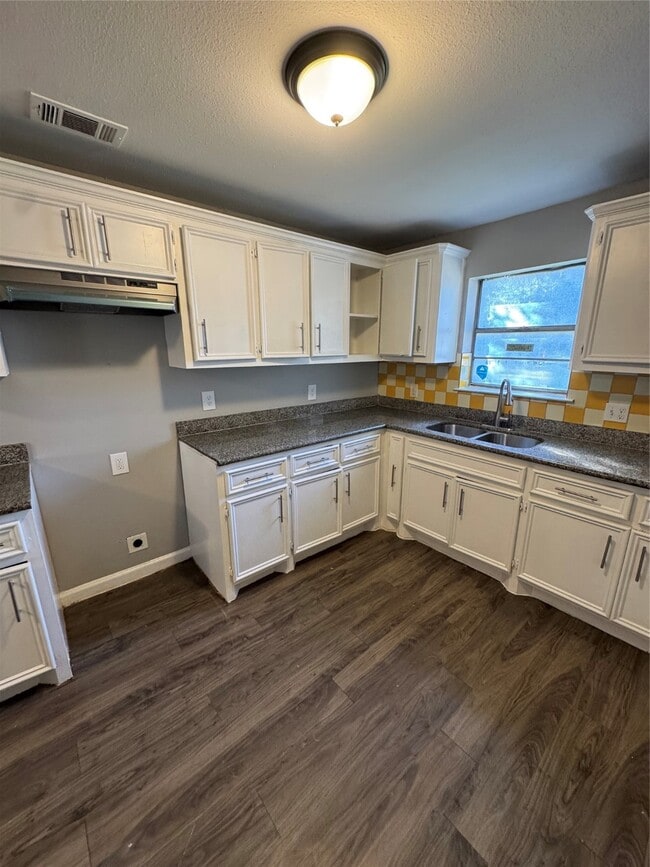 Building Photo - 7022 Goldspier St