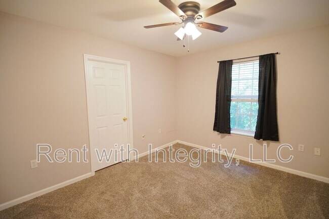 Building Photo - 2740 W Tharpe St