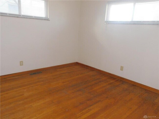 Building Photo - 1226 Kemper Ave