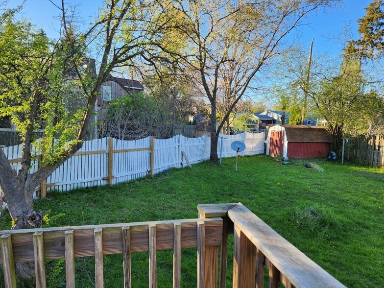 Spacious fenced backyard - 2116 Thaler Ave