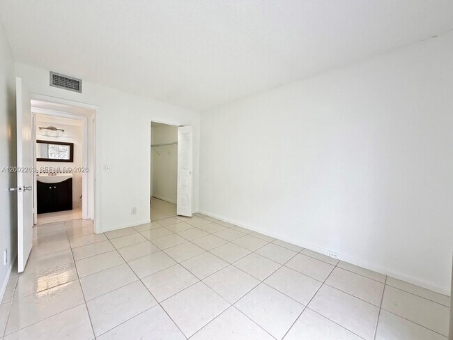 Building Photo - 251 SW 134th Way