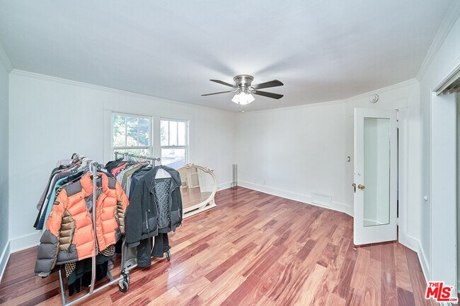 Building Photo - 757 S Norton Ave