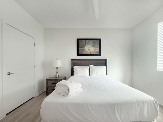 Building Photo - 5460 122nd Cir E